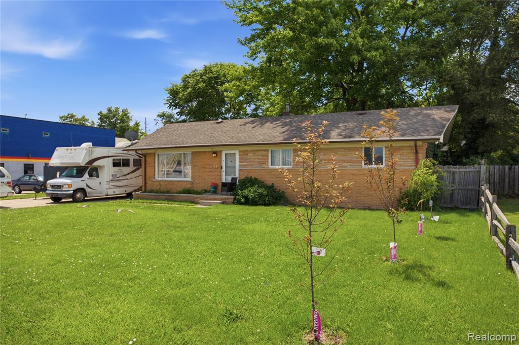 117 N Groesbeck Highway, Mount Clemens, MI 48043 — Photo 3