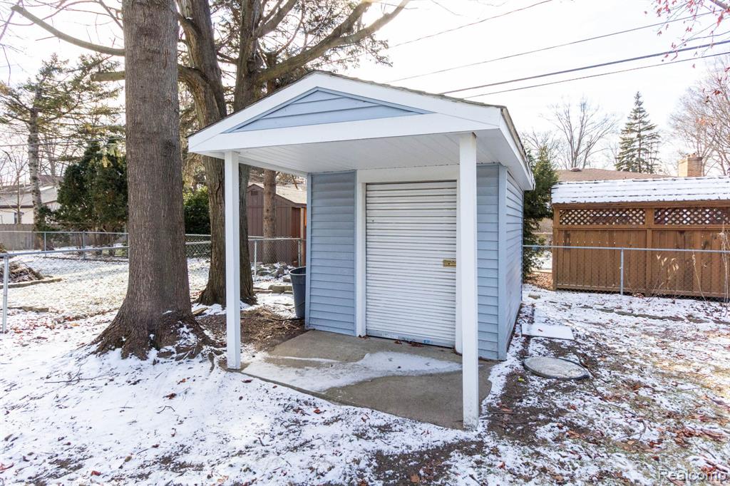 8850 Janis Street, Shelby Twp, MI 48317 — Photo 32