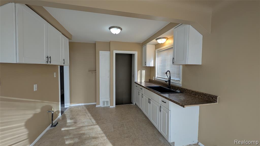 21338 Pembroke Avenue, Detroit, MI 48219 — Photo 13