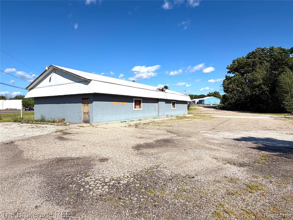 9504 Vienna Road, Otisville, MI 48463
