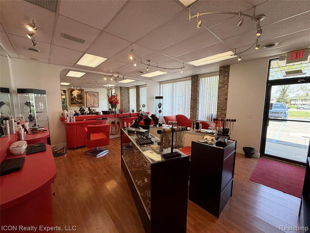 6451 Rochester Rd, Troy, MI 48085 — Photo 9