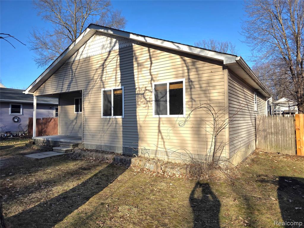 9219 ISLAND Drive, Clay, MI 48001 — Photo 2