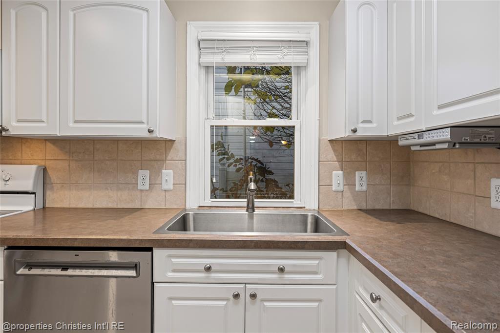 715 N Blair Avenue, Royal Oak, MI 48067 — Photo 21