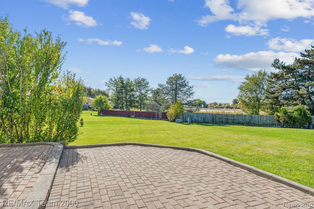 1148 WILDWOOD Lane, Canton, MI 48188 — Photo 33