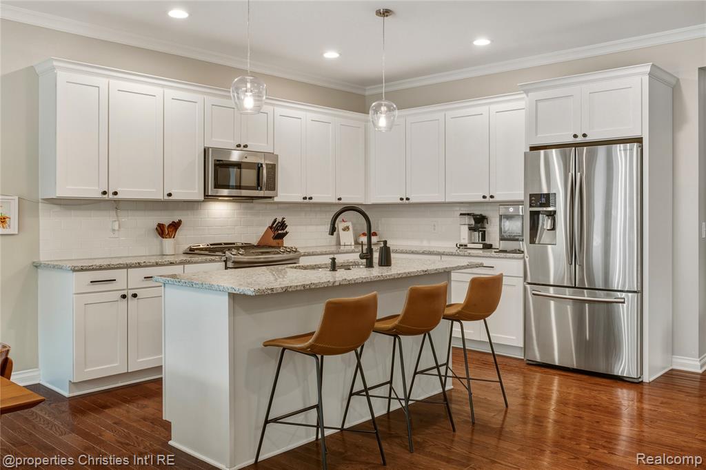 9024 Elmhurst Avenue, Plymouth, MI 48170 — Photo 11