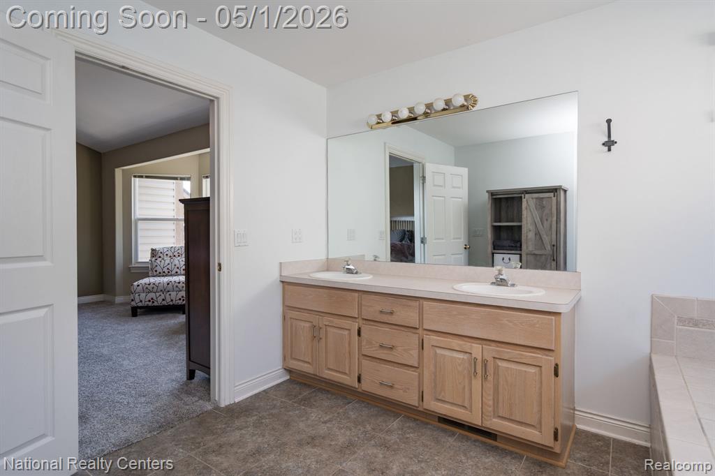542 Bay Pointe Drive, Oxford, MI 48371 — Photo 26