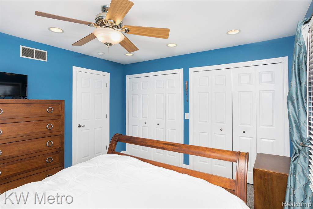 55 BOYKEN Road, Rochester Hills, MI 48307 — Photo 15