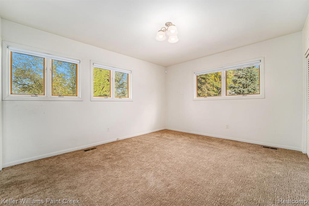 6720 Castle Drive, Bloomfield Hills, MI 48301 — Photo 9