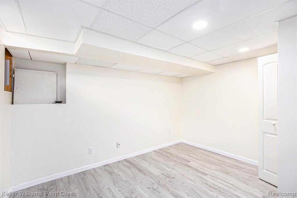 5055 Scarsdale Drive, Sterling Heights, MI 48310 — Photo 24