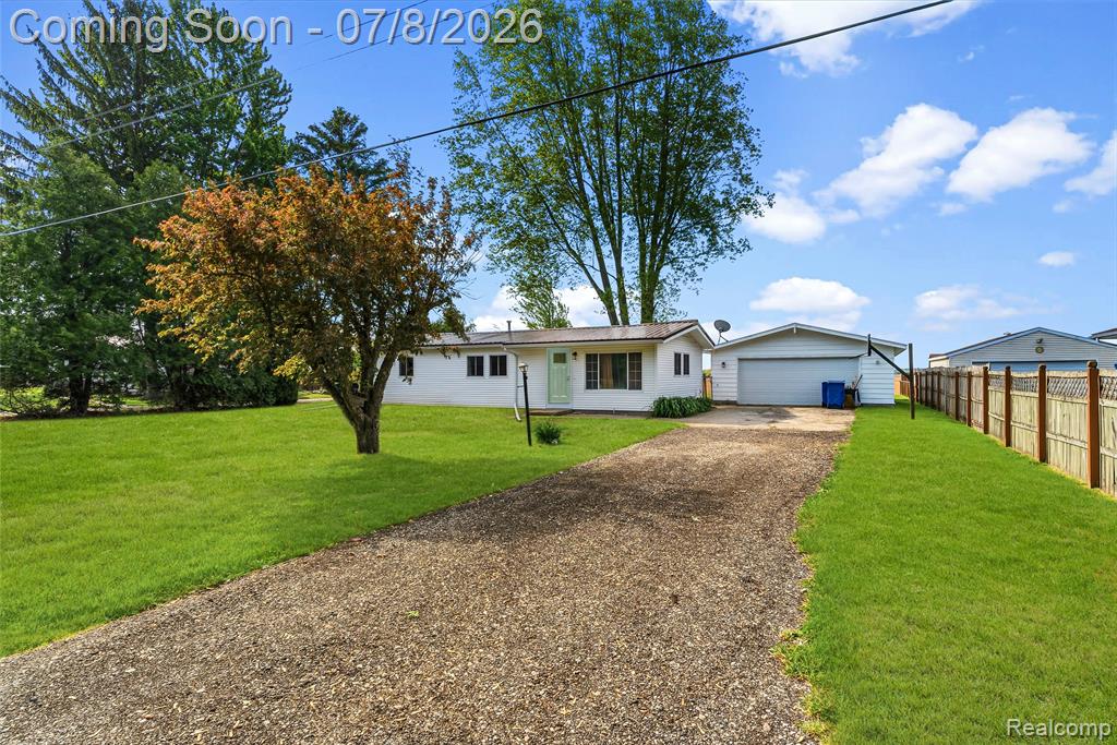 5698 McGrandy Road, Bridgeport, MI 48722 — Photo 3