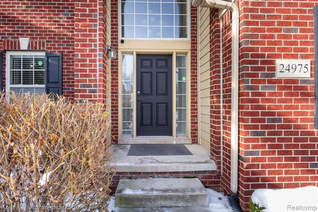 24975 Bloomfield Court, Novi, MI — Photo 3
