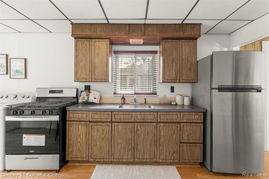 4900 Lakeview Avenue, West Bloomfield, MI 48324 — Photo 8
