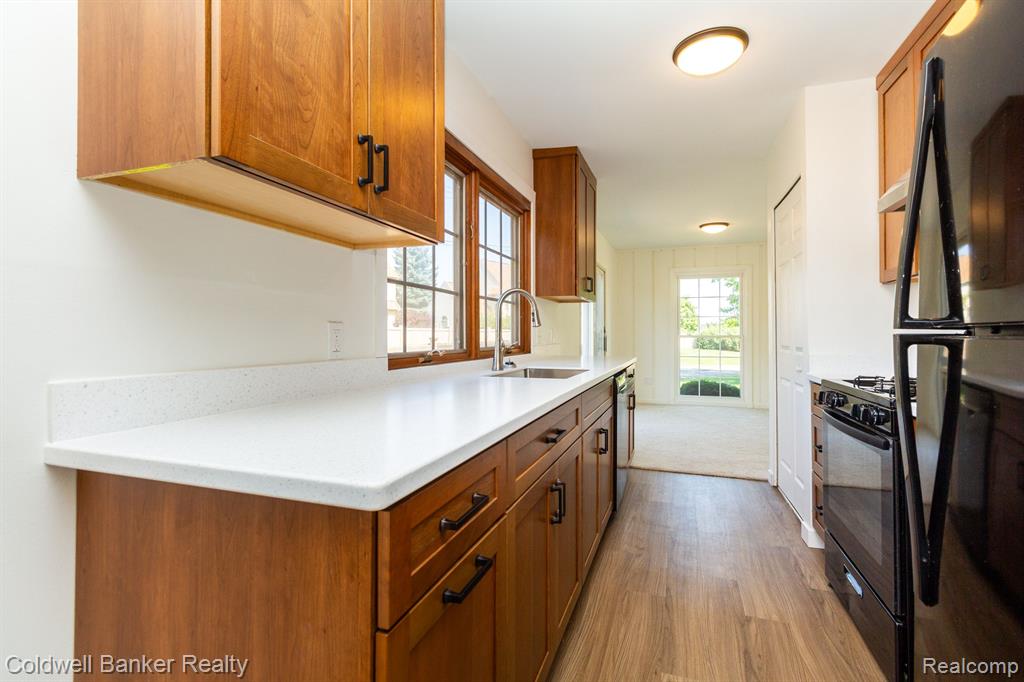 23793 STONEHENGE, Novi, MI — Photo 13
