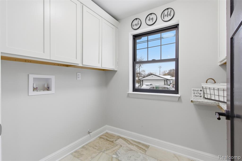 23708 Lexington Avenue, Eastpointe, MI 48021 — Photo 17