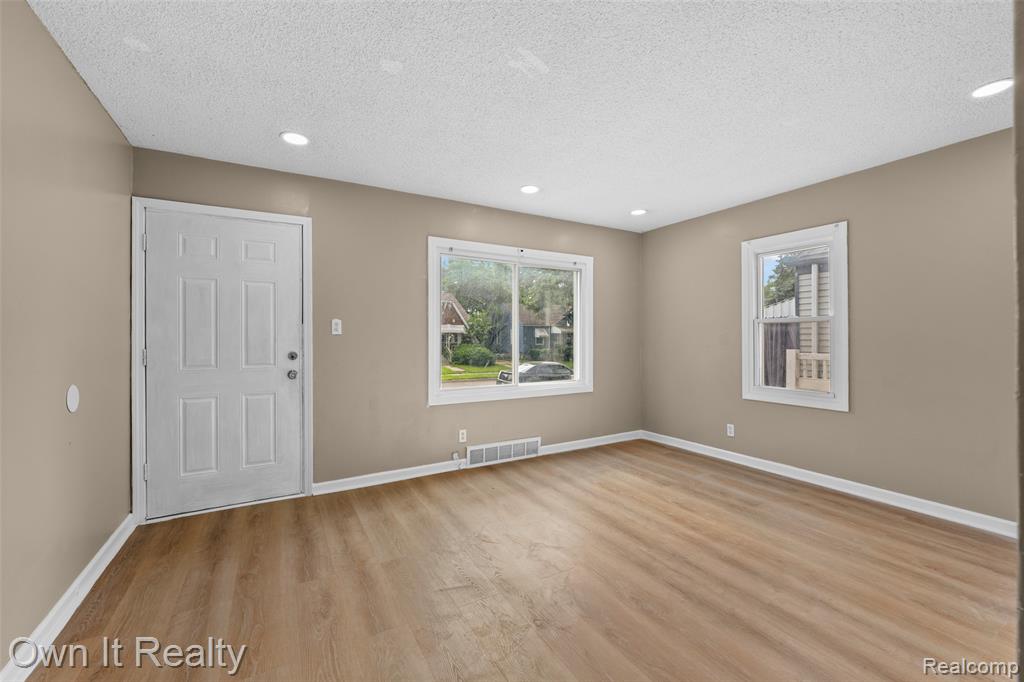 6459 Brace Street, Detroit, MI 48228 — Photo 4
