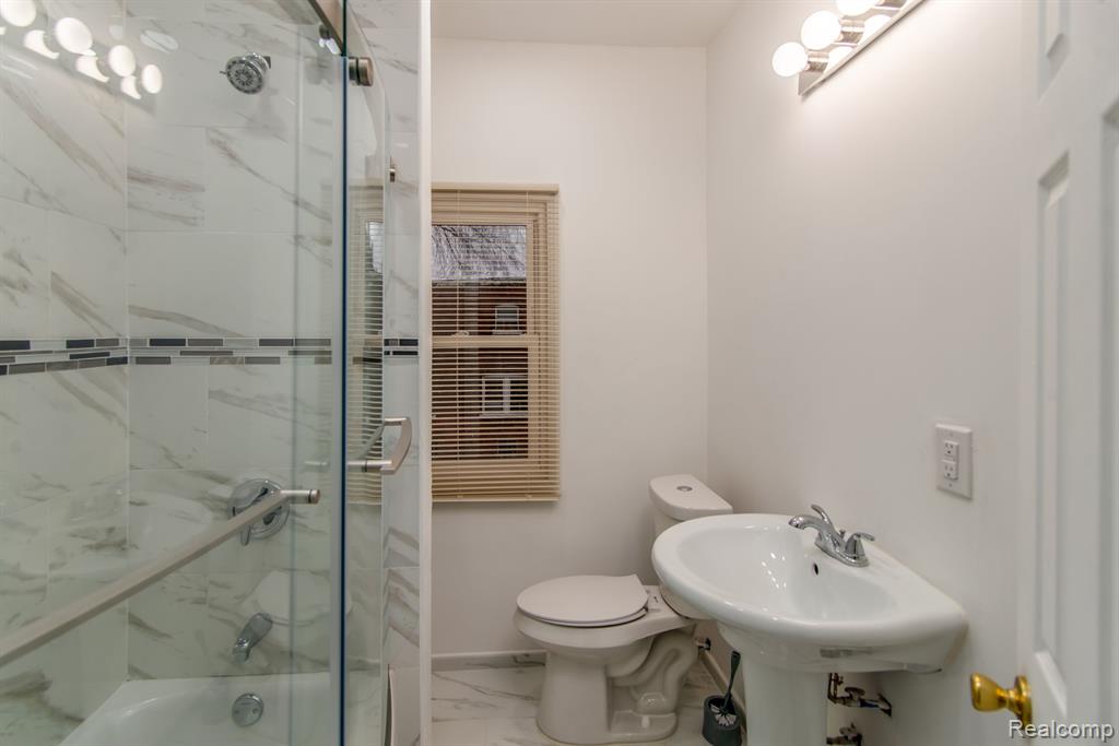 625 HORTON Street, Detroit, MI 48202 — Photo 16