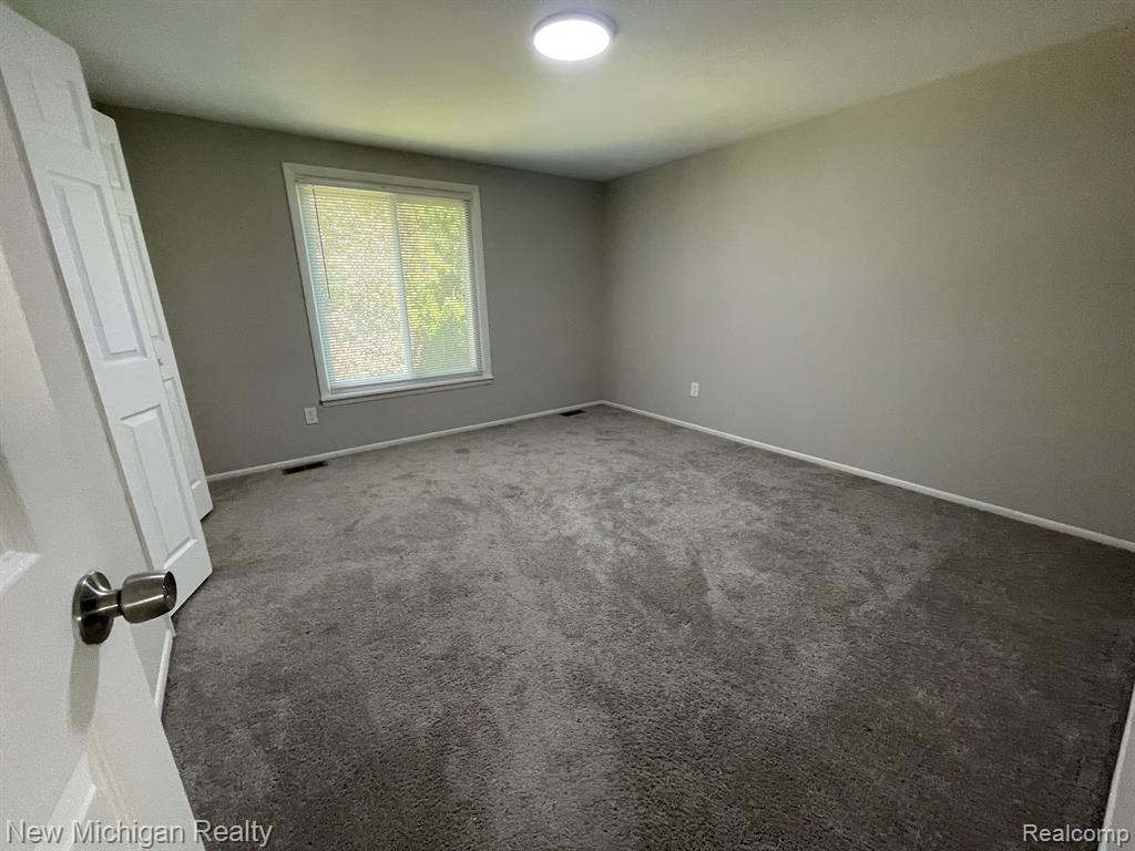 2427 CARRIAGE Way, Ypsilanti, MI 48197 — Photo 29