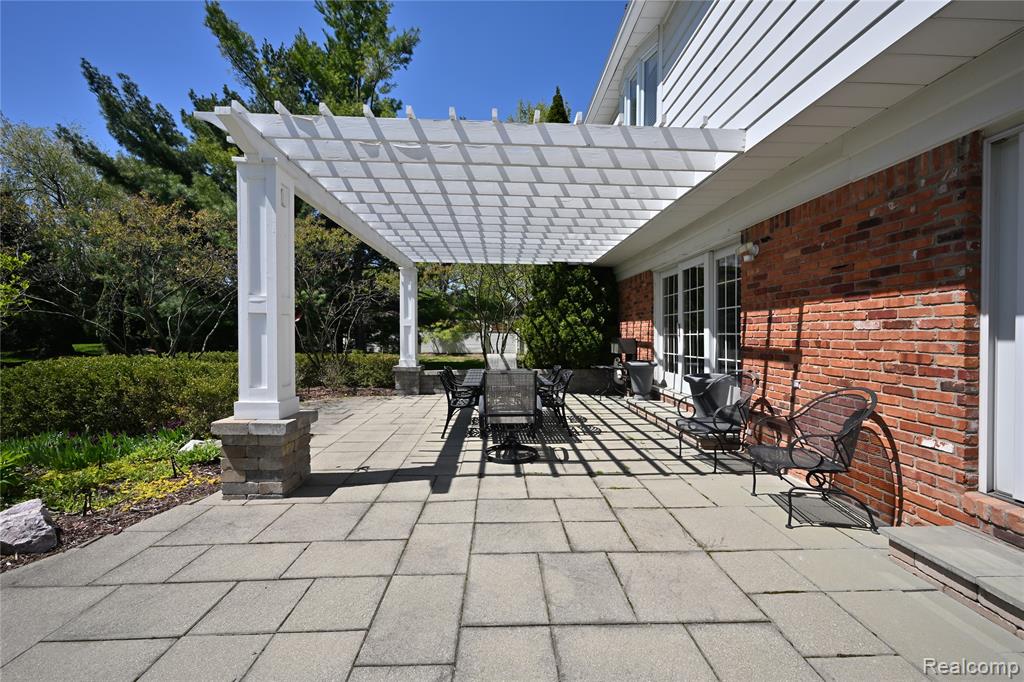 4655 Walnut Lake Road, Bloomfield Hills, MI 48301 — Photo 29