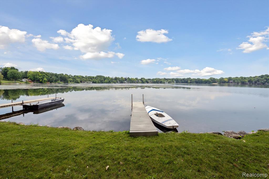 6201 Academy Drive, Brighton, MI 48116 — Photo 41