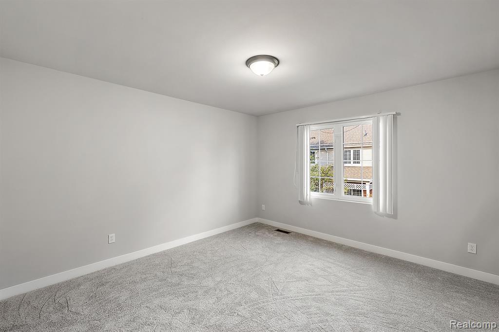 6235 Windemere Lane, Utica, MI 48316 — Photo 34
