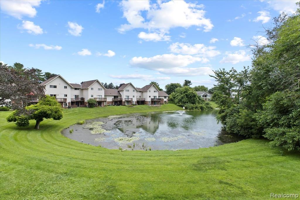 9099 Bavarian Way, Clarkston, MI 48348 — Photo 37
