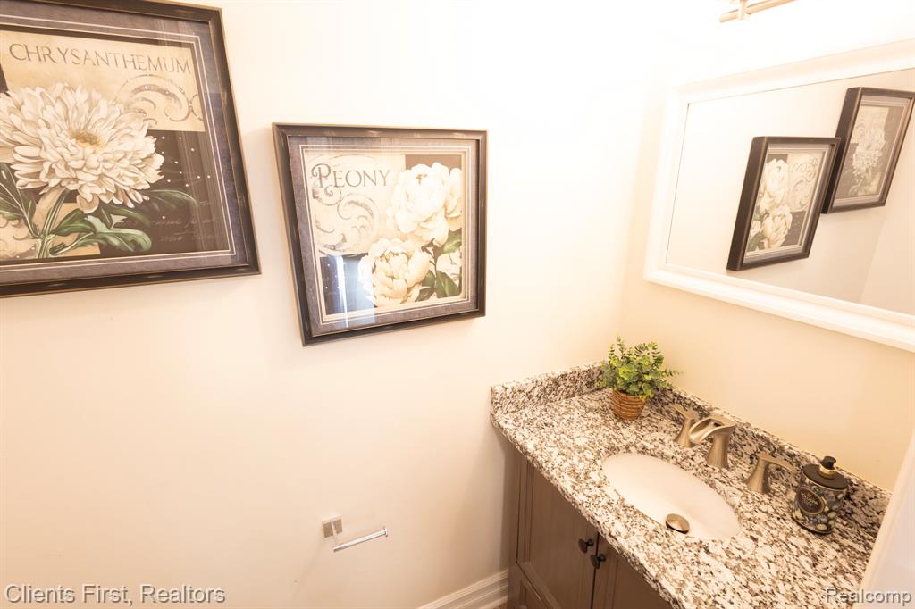 584 Worthington Road, Canton, MI 48188 — Photo 13