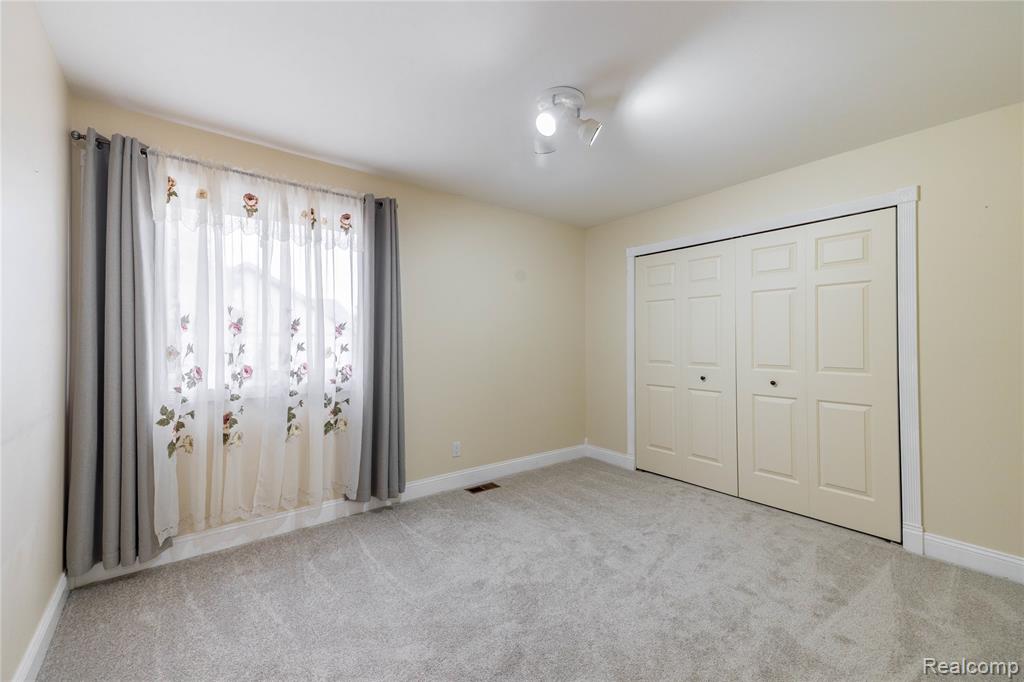 135 Great Pines Drive, Oxford, MI 48371 — Photo 36