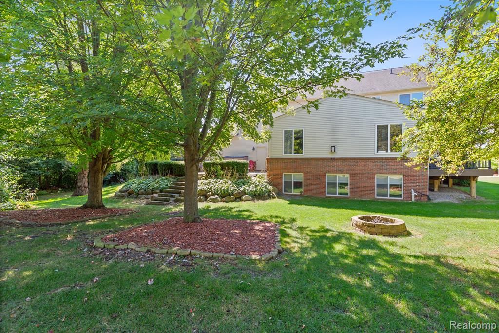 4360 Carriage Hill Court, Oakland, MI 48306 — Photo 52