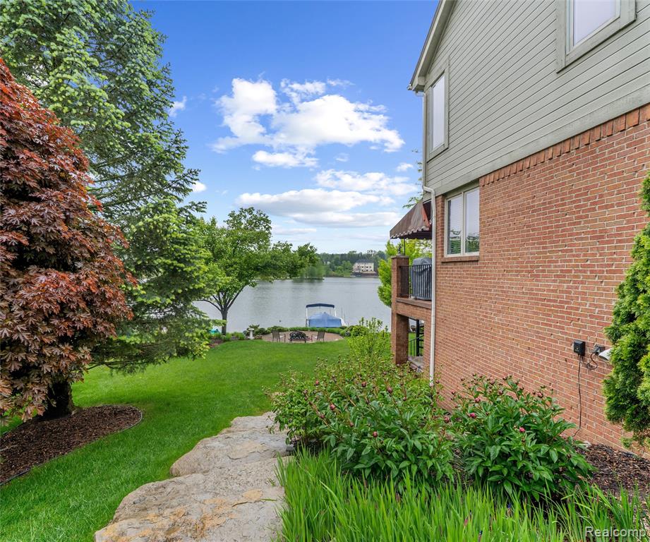 17747 PARKSHORE Drive, Northville, MI 48168 — Photo 90