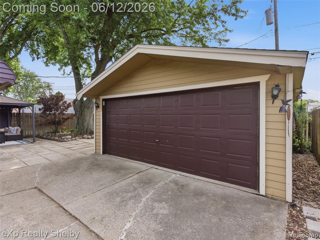 29451 Mark Avenue, Madison Heights, MI 48071 — Photo 40