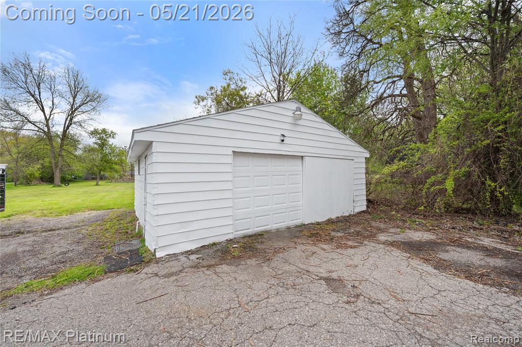 6116 Lapeer Road, Burton, MI 48509 — Photo 25