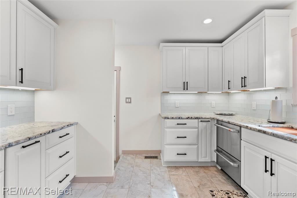 3101 W Maple Avenue, Flint, MI 48507 — Photo 14