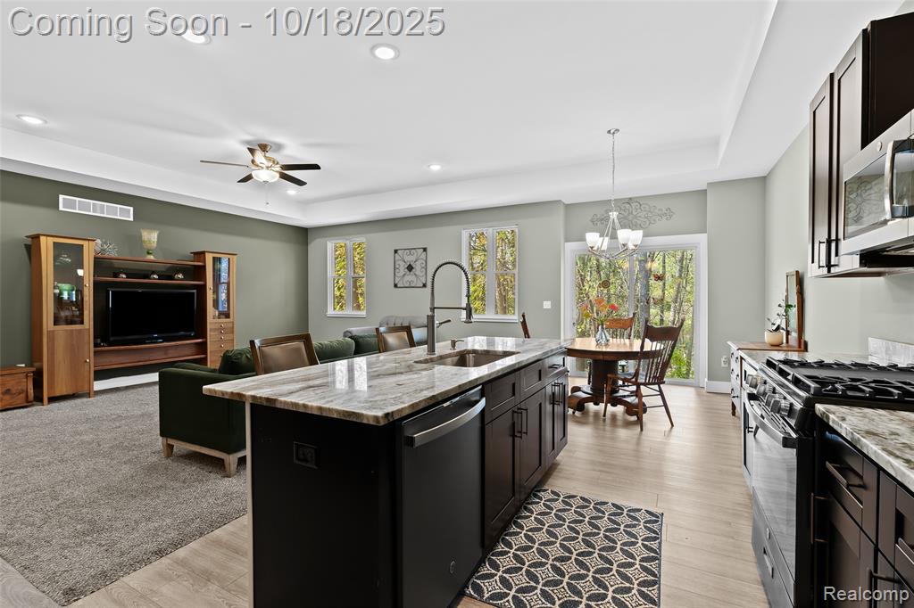 3129 Harbor Pointe Circle, Fenton, MI 48430 — Photo 11