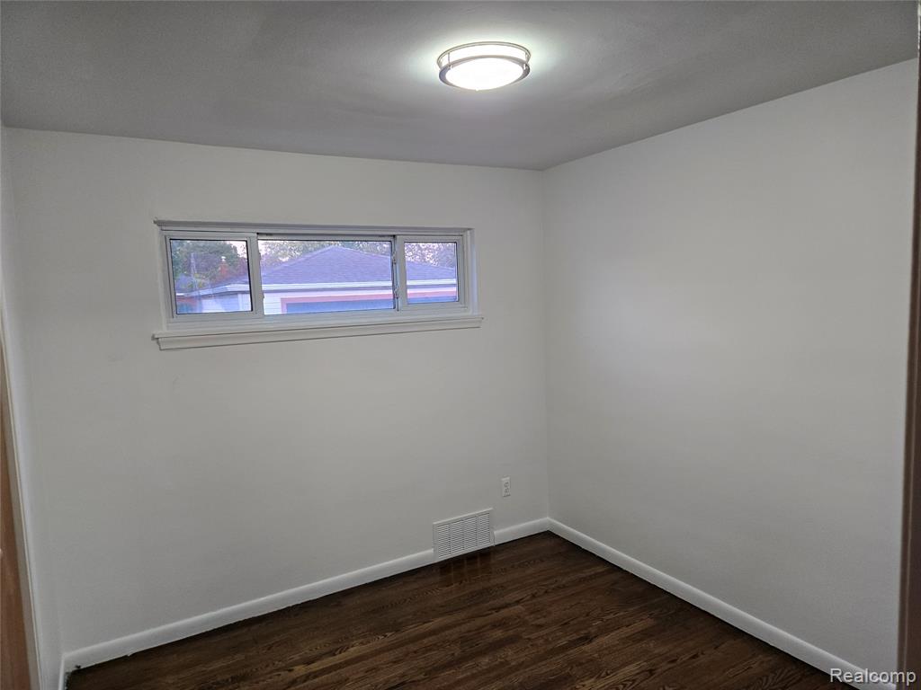 8177 Gary Avenue, Westland, MI — Photo 3