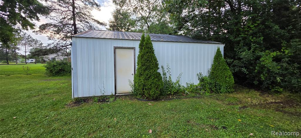 6123 N Seymour Road, Flushing, MI 48433 — Photo 34