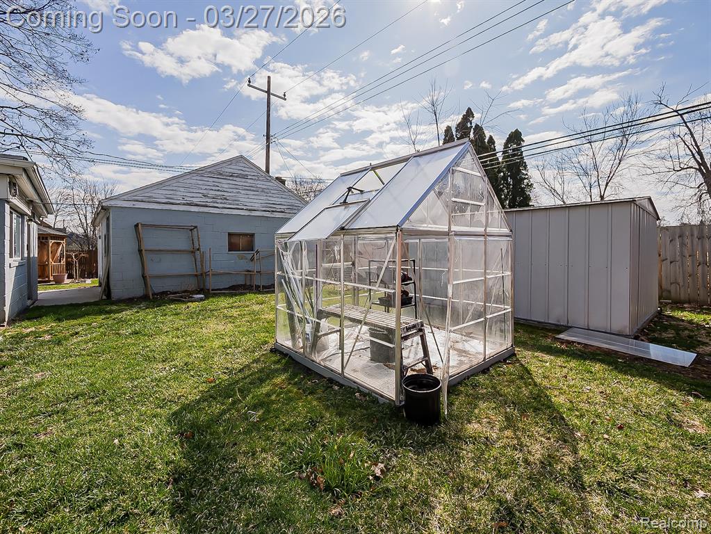 115 W Elza Avenue, Hazel Park, MI 48030 — Photo 18