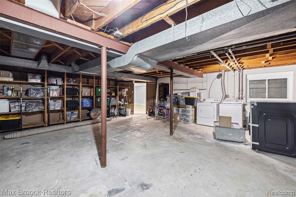 2724 Alveston Drive, Bloomfield, MI 48304 — Photo 38