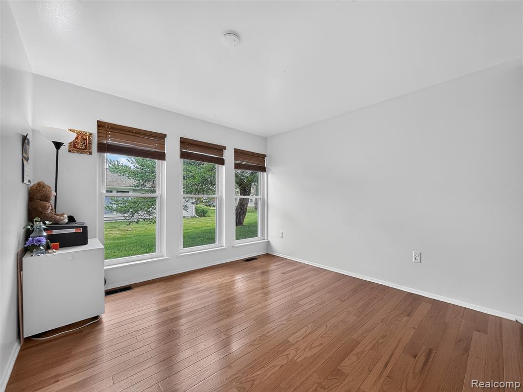 39613 Village Wood Lane, Novi, MI — Photo 18
