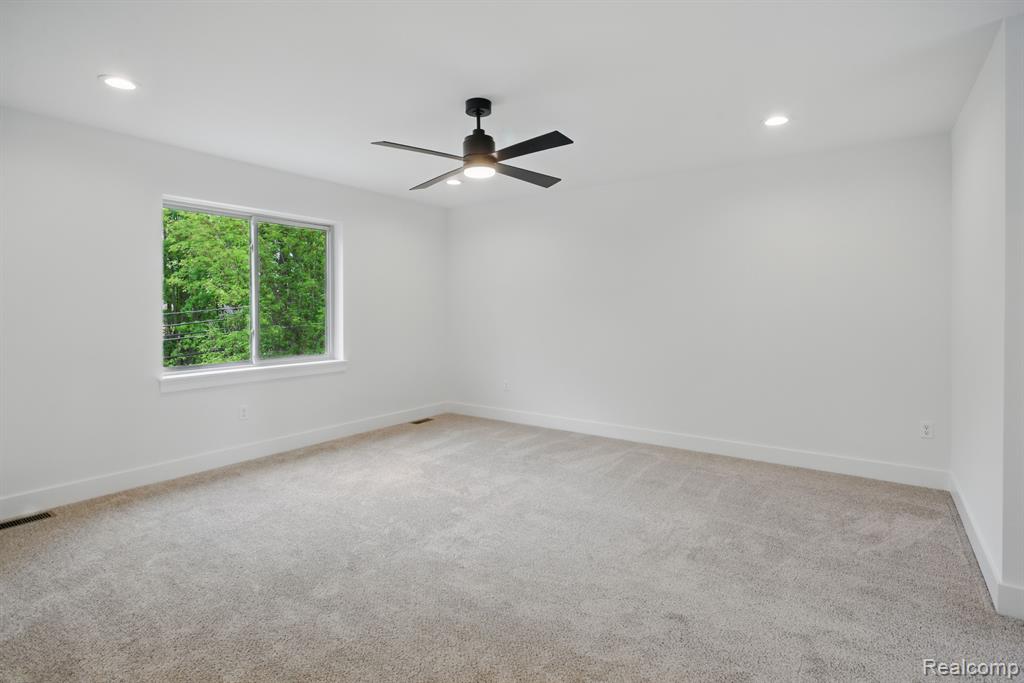 47309 Jefferson Avenue, Chesterfield, MI 48047 — Photo 23