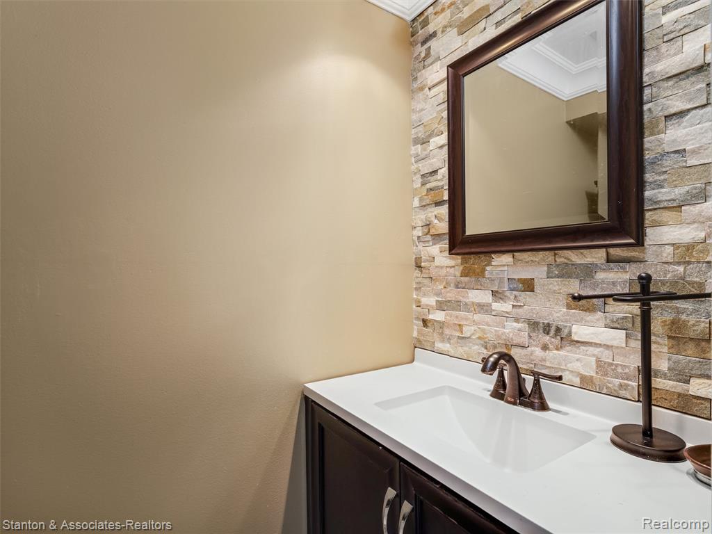 799 Kirts Boulevard, Troy, MI 48084 — Photo 22