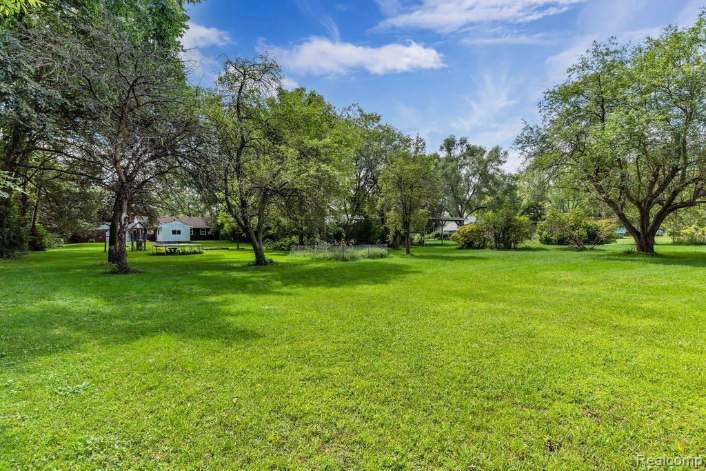6481 DAVISON Road, Burton, MI 48509 — Photo 28