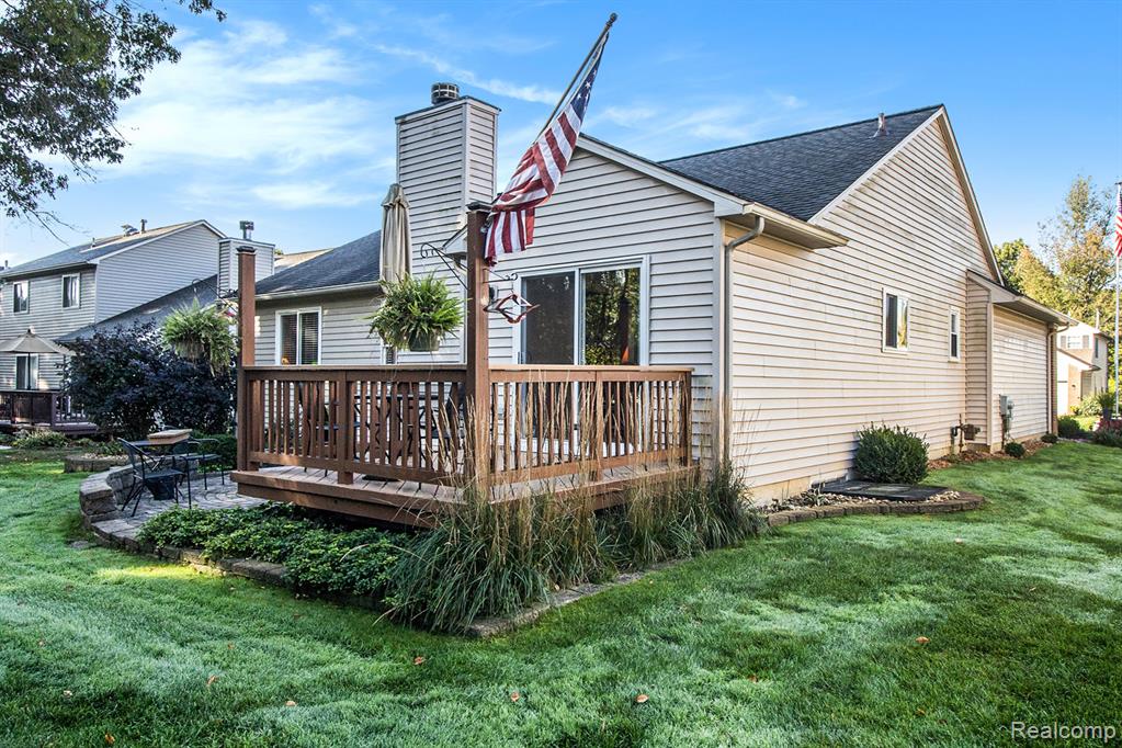 9771 Tioga Trail, Pinckney, MI 48169 — Photo 24
