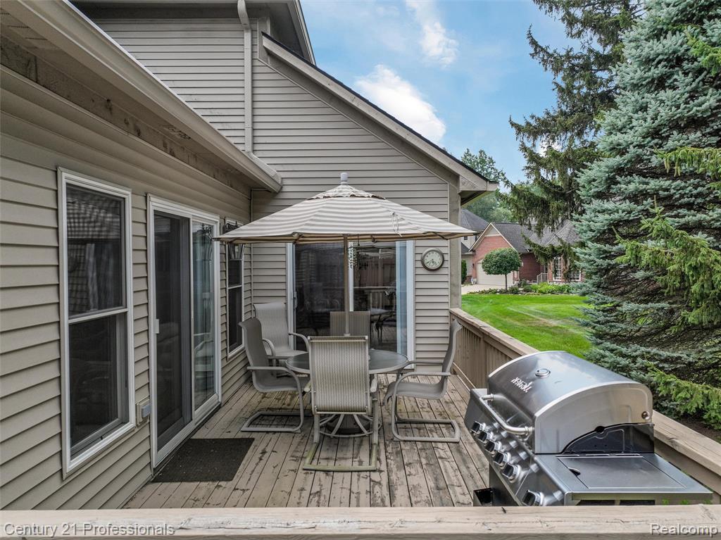 5540 River Park Drive, Waterford, MI 48327 — Photo 31