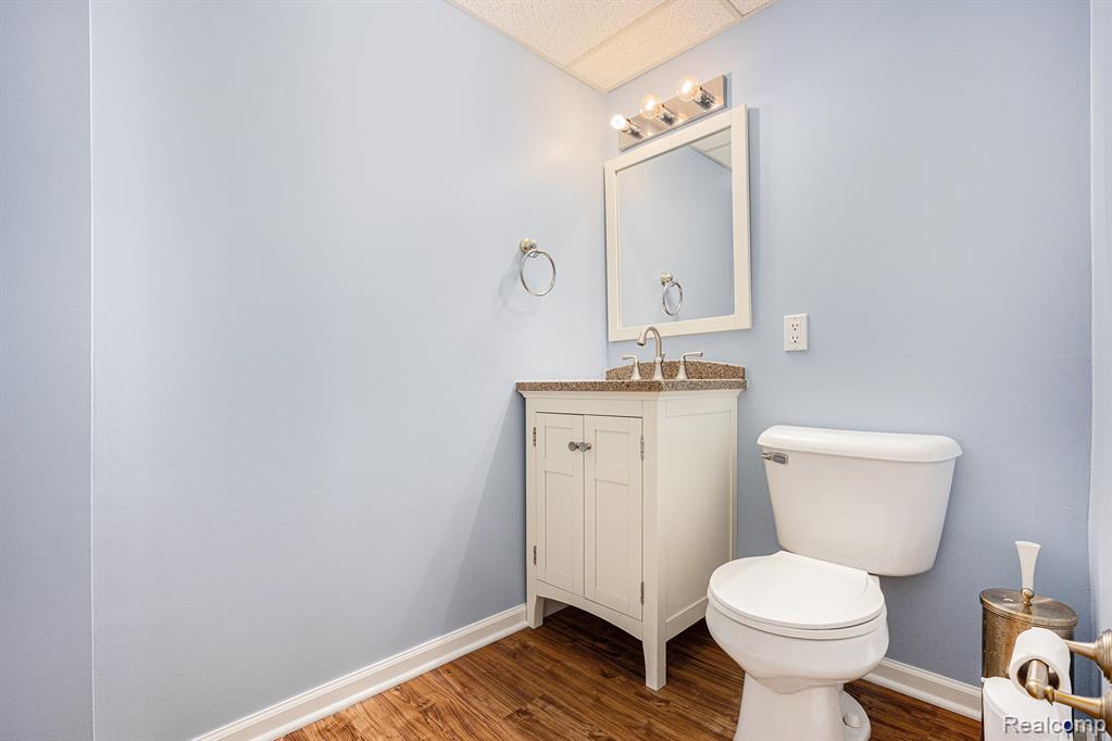 5686 Cherry Lane, West Bloomfield, MI 48324 — Photo 32