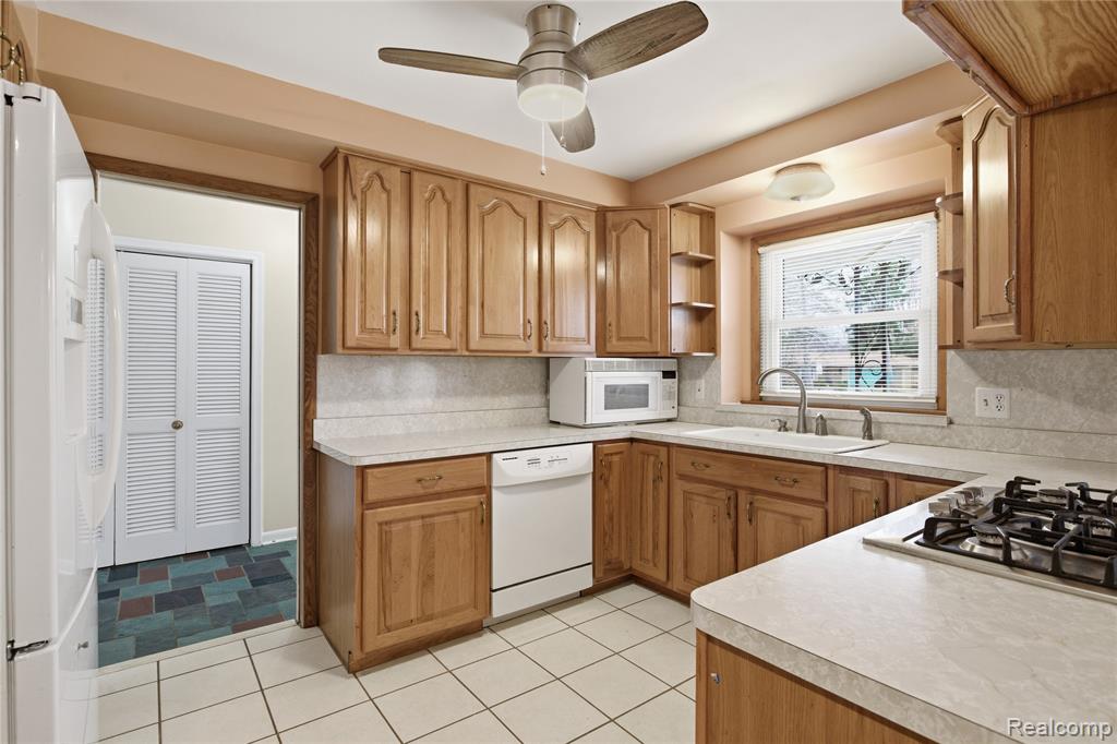 29256 Utley Road, Farmington, MI 48334 — Photo 20