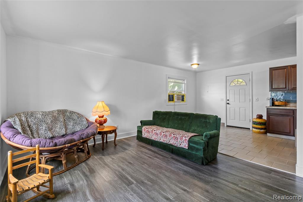 6329 Loraine Street, Romulus, MI 48174 — Photo 4