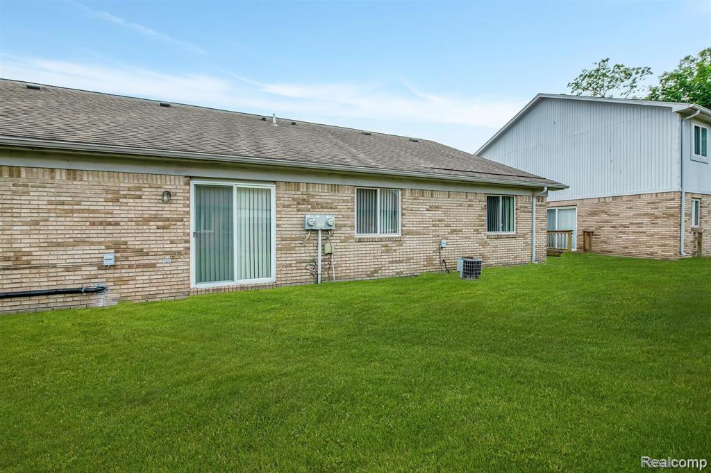 23468 STOFLET Lane, Trenton, MI 48183 — Photo 17