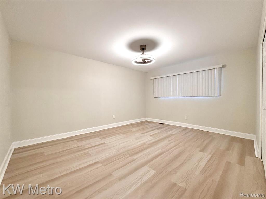 666 E FOX HILLS Drive, Bloomfield Hills, MI 48304 — Photo 21