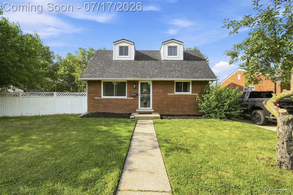 21201 E 12 Mile Road, Saint Clair Shores, MI 48081