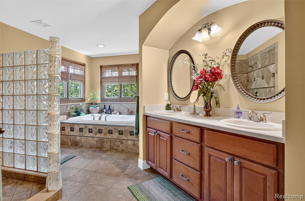 5372 Stone Garden Drive, Howell, MI 48843 — Photo 21